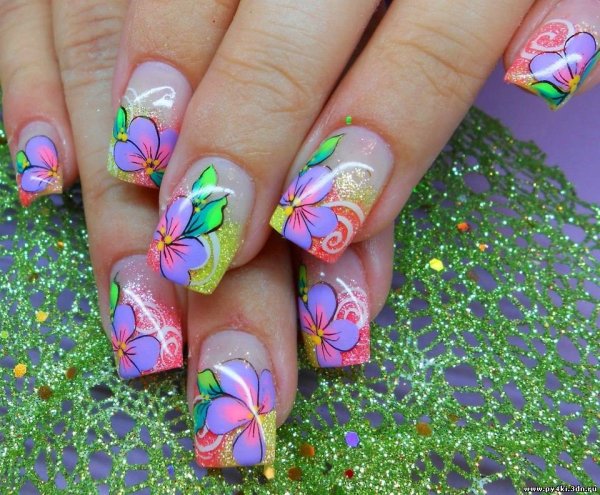 Летний дизайн ногтей