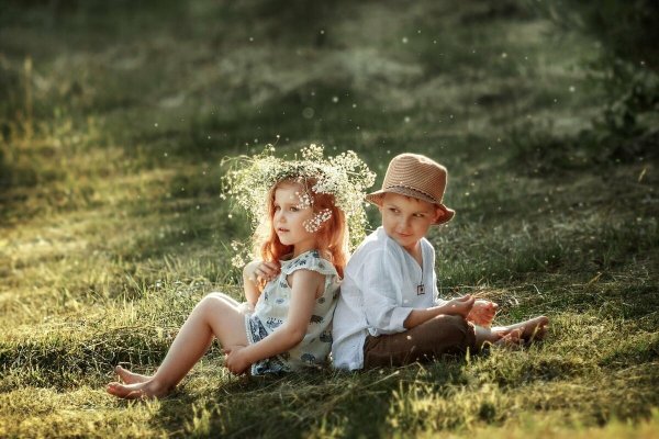 Дети мальчик и девочка