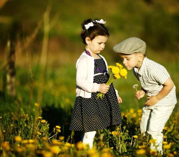 Фотография женщина с детьми мальчик и девочка