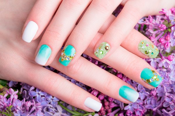 Маникюр в весеннем стиле
