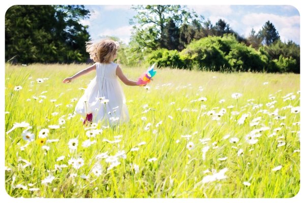 Лето надпись на песке