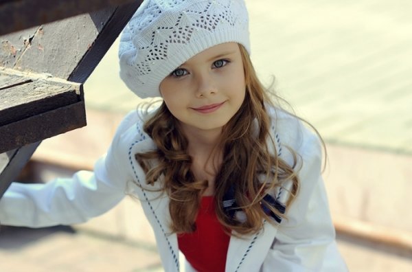 Беретка для девочки спицами