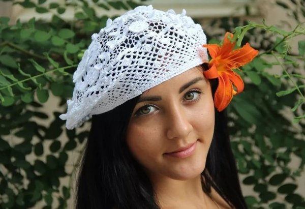 Летний вязаный берет