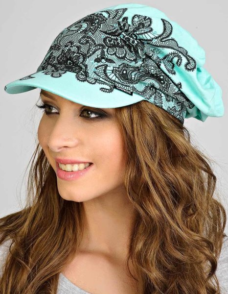 Летние головные уборы для женщин