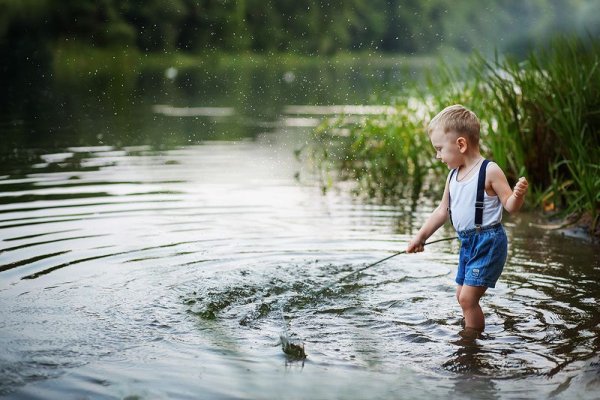 Мальчики на озере