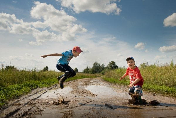 Девочка в деревне