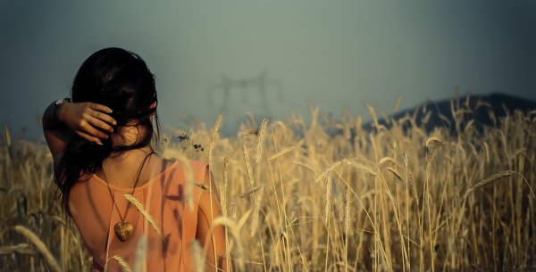 Девушка сзади