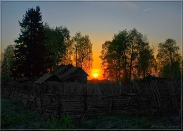 Пейзаж вечер в деревне