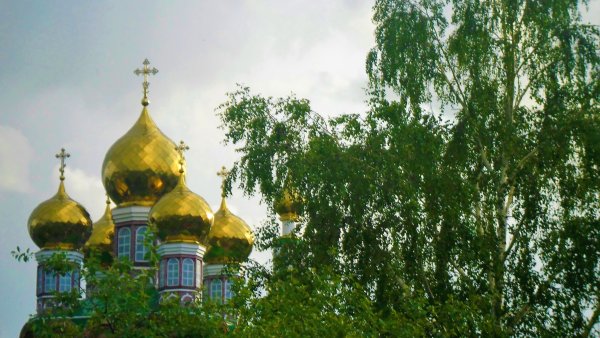 Собор у озера Селигер