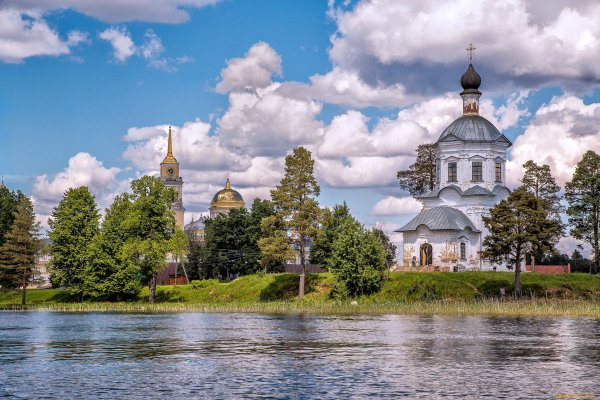 Церковь весной