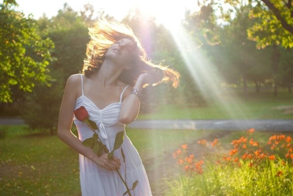 Солнечный день девушки