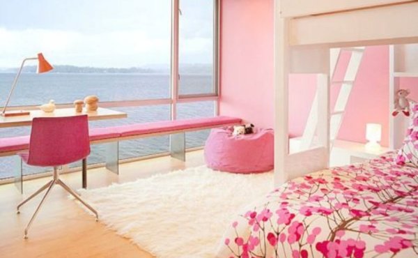 Комната для девочки с панорамным видом