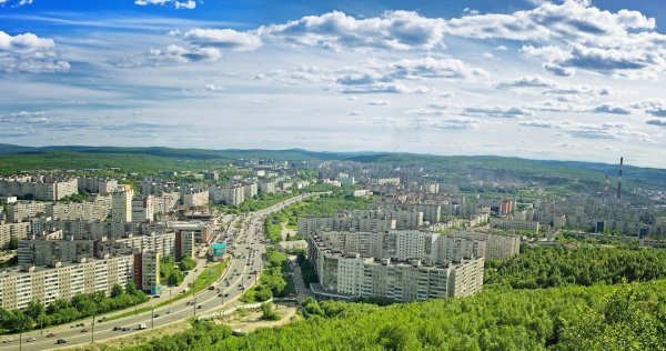Стела Мурманск - столица Арктики