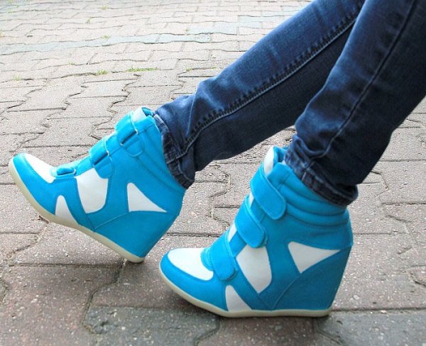 Сникерсы обувь кроссовки голубые