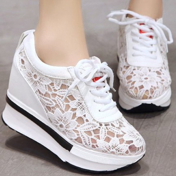 Летние кроссовки женские