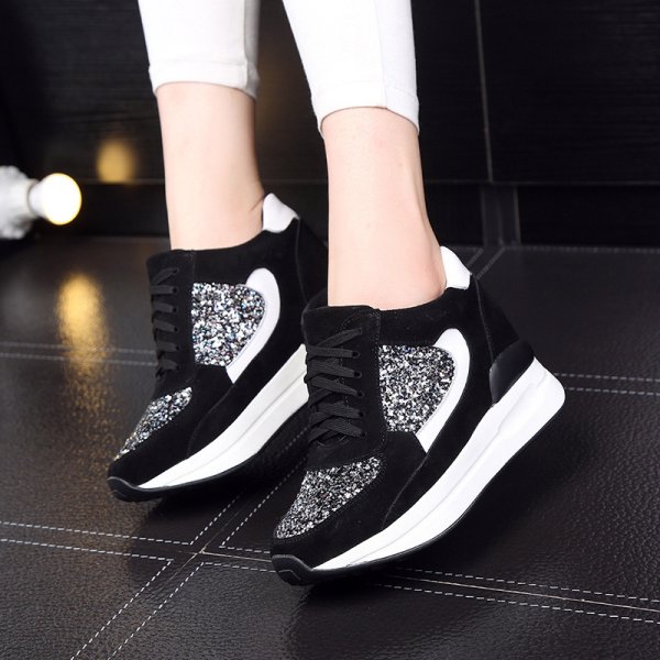 Обувь сникерсы на платформе