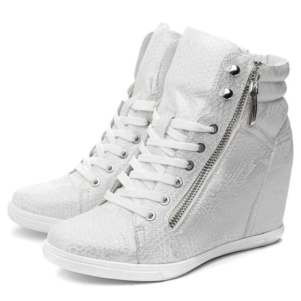 Кроссовки на танкетке женские