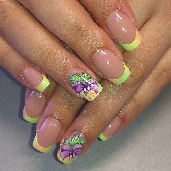 Яркий френч на весну