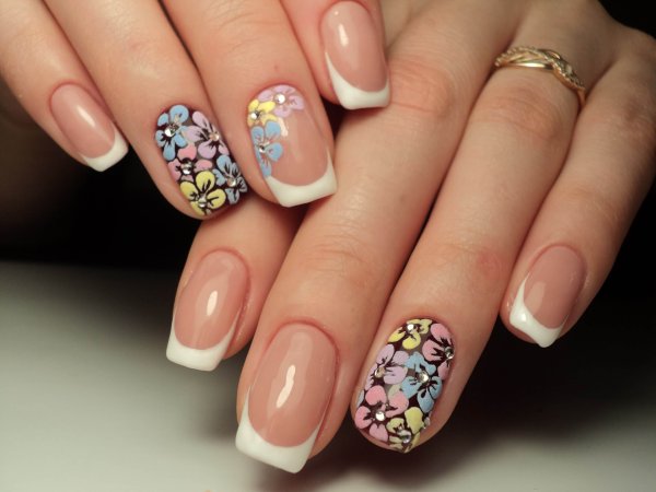 Френч маникюр