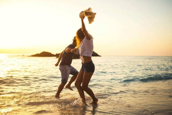 Джей Альварес и Саша Маркина