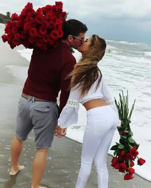 Влюбленные на море