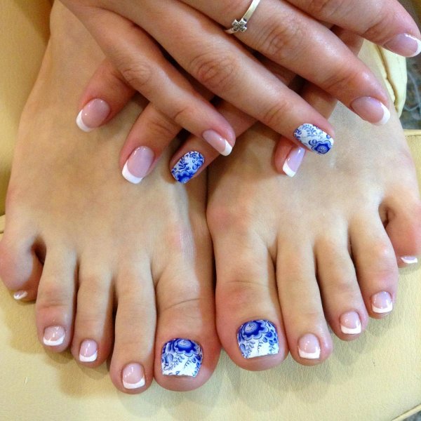 Маникюр и педикюр