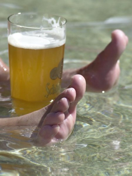 Пиво и напитки холодные