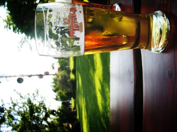 Разливное пиво на природе