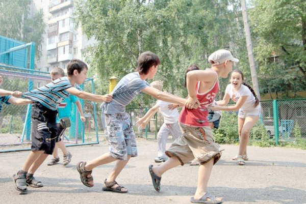 Дети веселятся