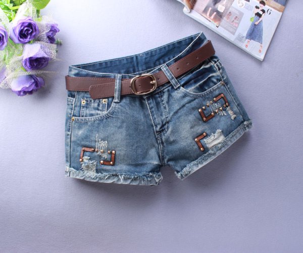 Настя Ивлева в джинсовке