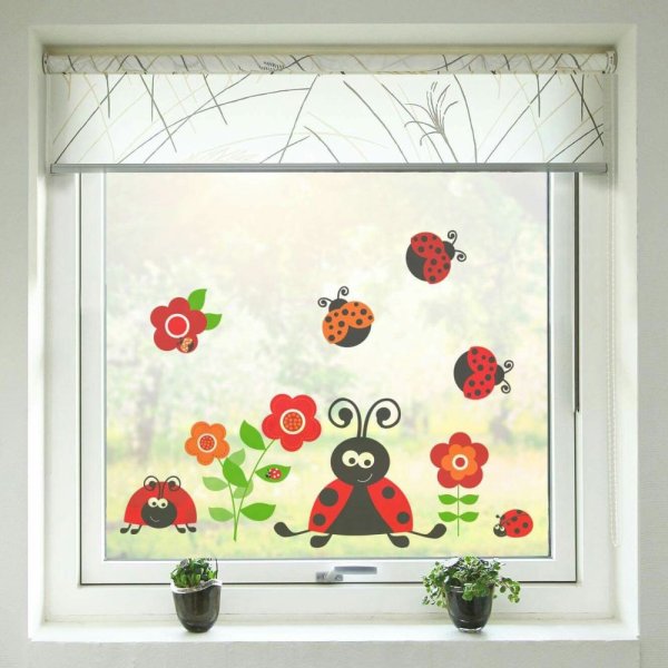 Украшение окон в детском саду лето