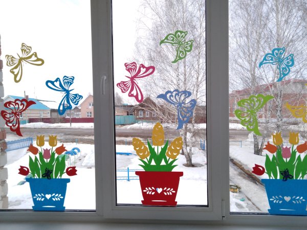 Украшение окон к весне в детском саду