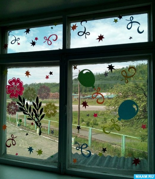 Весеннее украшение окон