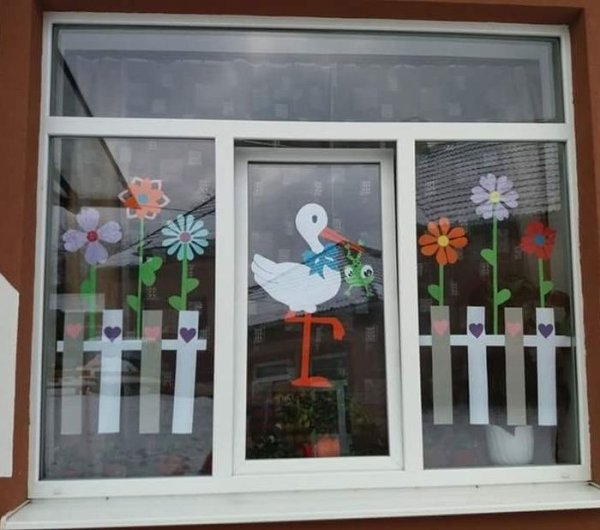 Украшение окон веранды в детском саду