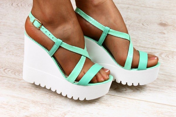 Босоножки на платформе