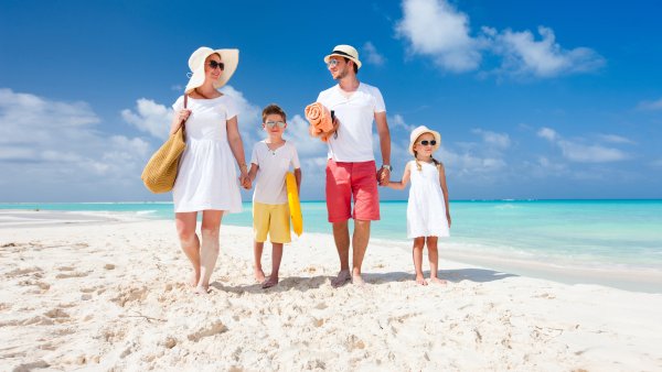 Счастливая семья лето
