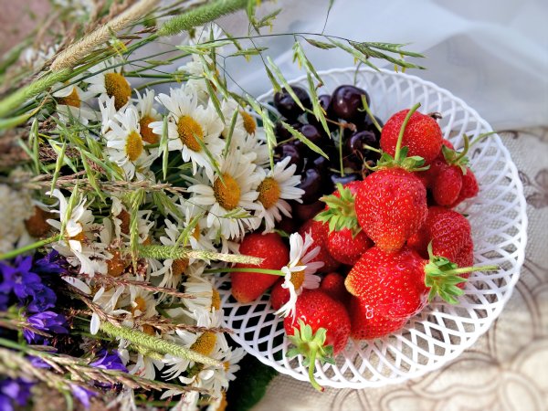 Лето клубника