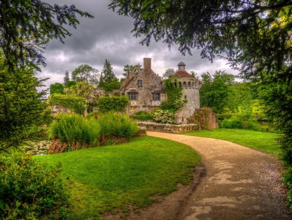 Scotney Castle