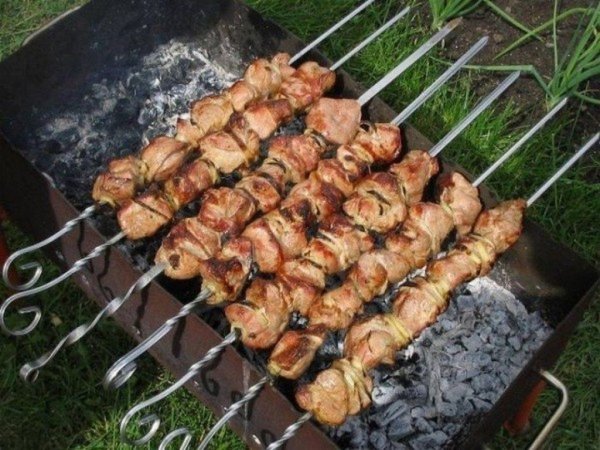 Пикник шашлык на природе