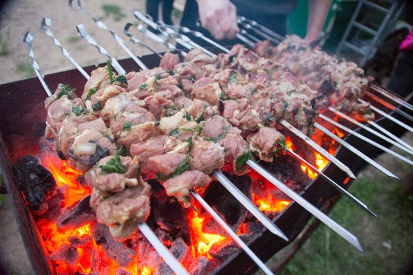 Пикник шашлык на природе