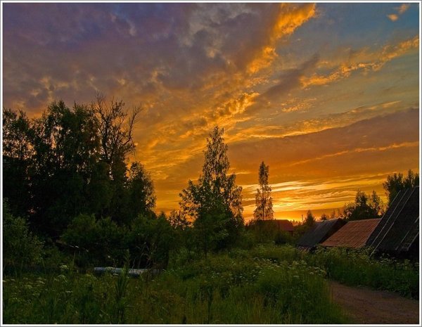 Летний закат в деревне