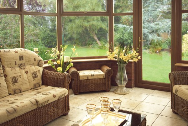 Уютный столик в кафе