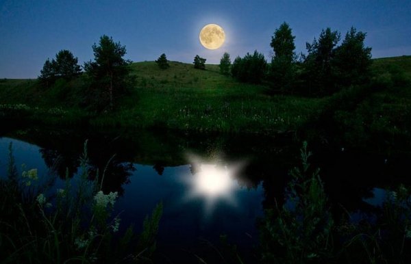 Ночь река Луна