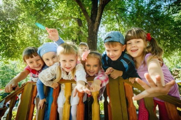 Прогулка на свежем воздухе в детском саду