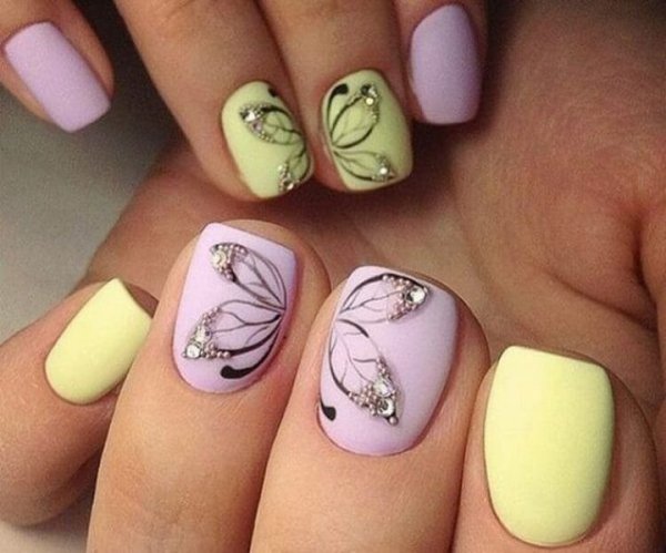 Маникюр на короткие ногти лето