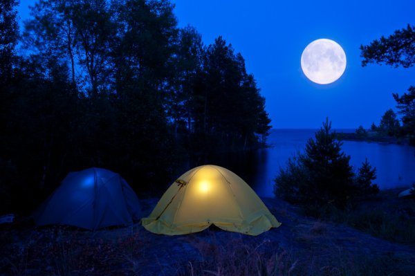 Палатка костёр кемпинг