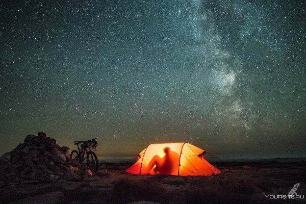 Кемпинг палатки романтика
