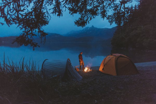 Палатка у речки