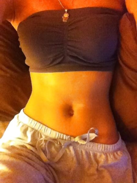 Живот девушки