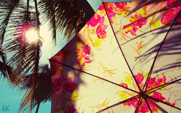 Дети радуются дождю